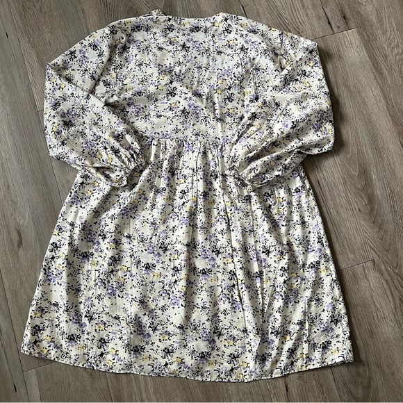 Minimum Babydoll Dress​ - Picture 2 of 7